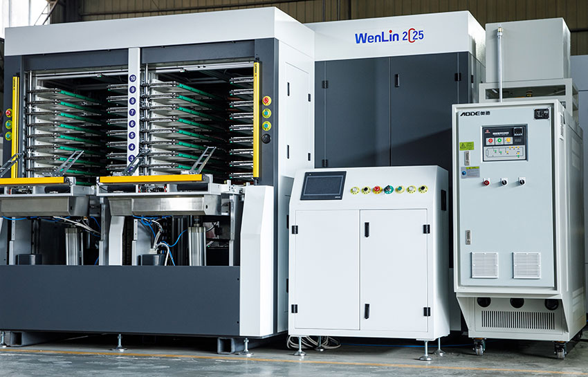 文林层压机.jpg 文林层压机.jpg